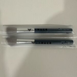 Laruce brushes LR304 angle brush and LR316 duo fibre blender brush